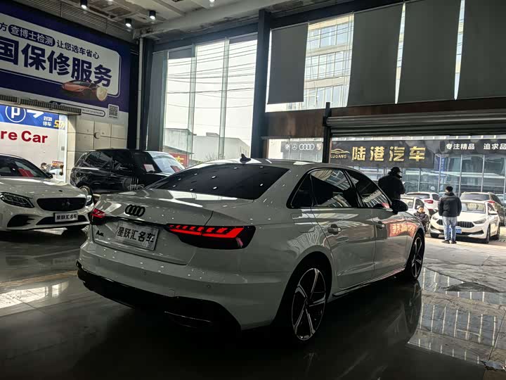 Фото 6 - Audi A4L