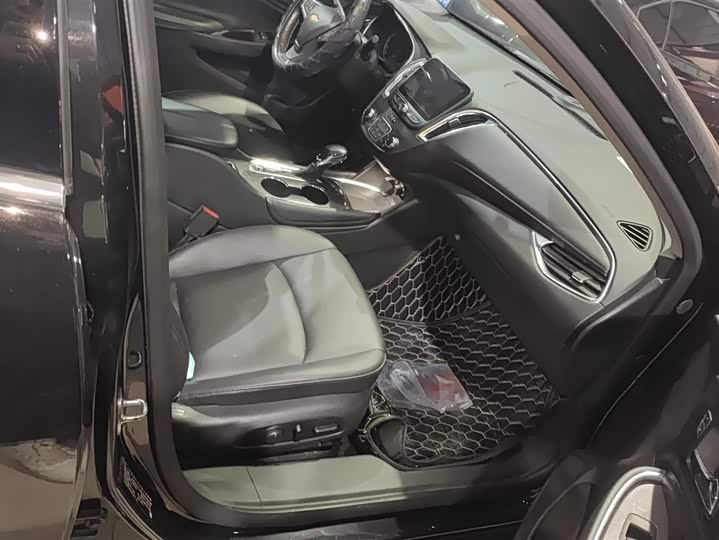 Фото 8 - Chevrolet Malibu XL