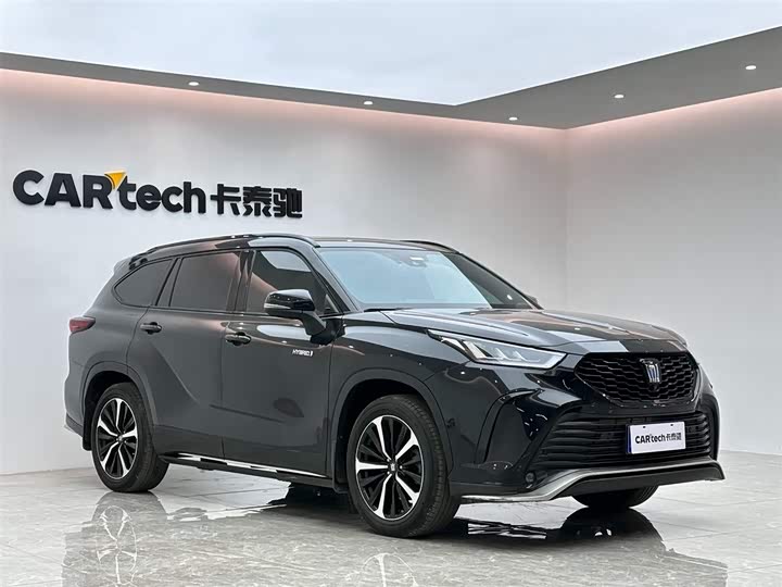 Фото 6 - Toyota Crown Kluger