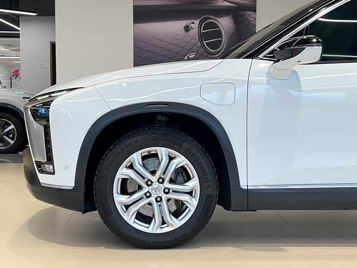 Фото 3 - Nio ES8