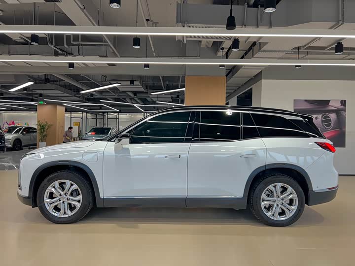 Фото 4 - Nio ES8