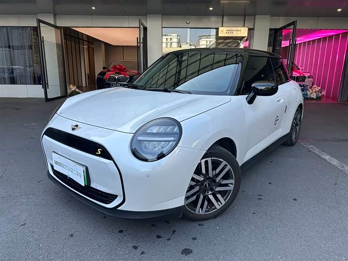 Фото 1 - Mini Cooper