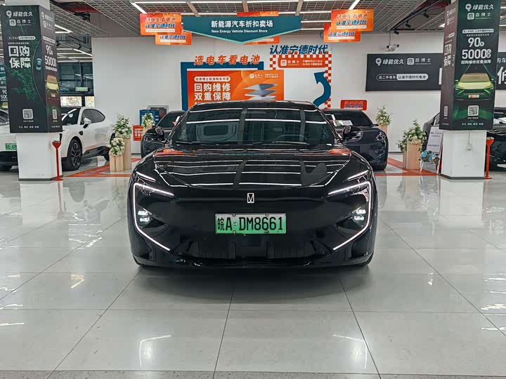 Фото 2 - Avatr 12