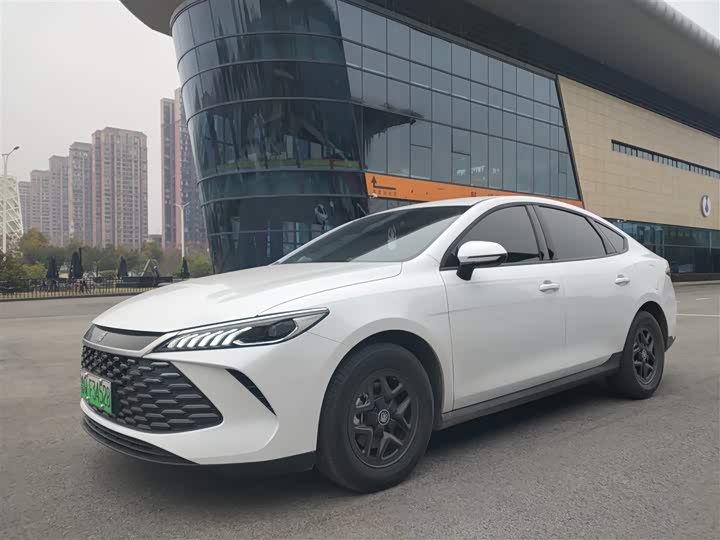 Фото 1 - BYD Qin Plus