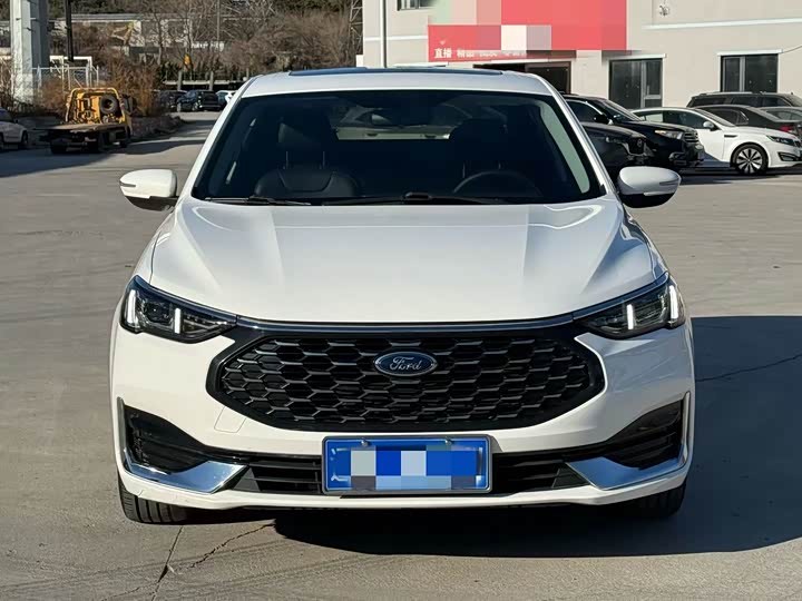 Фото 2 - Ford Escort