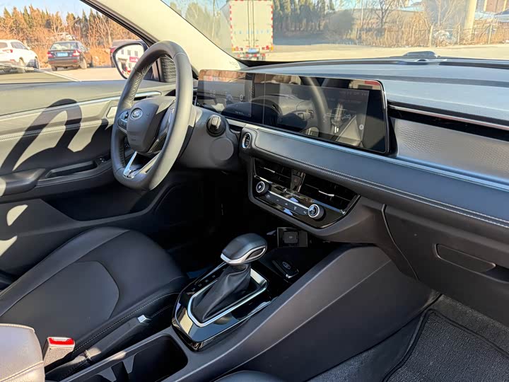 Фото 7 - Ford Escort