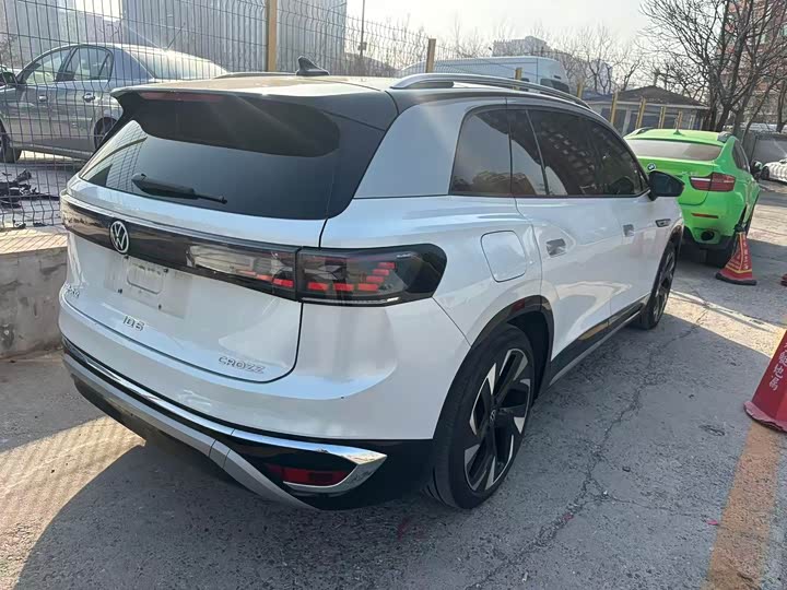 Фото 8 - Volkswagen ID.6 Crozz