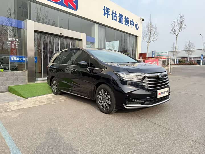 Фото 2 - Honda Odyssey