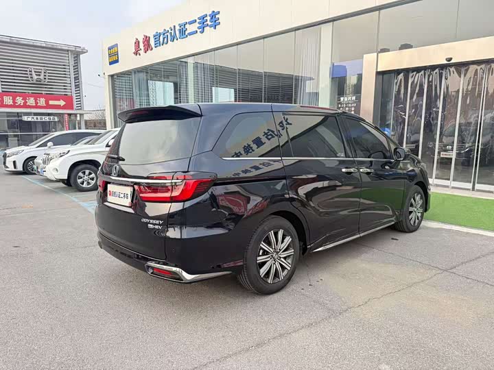 Фото 7 - Honda Odyssey