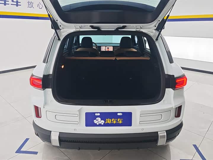 Фото 4 - Geely Icon