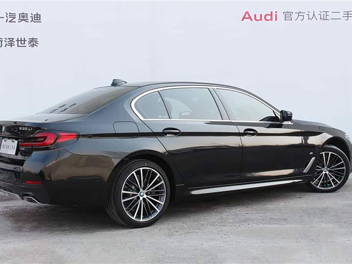 Фото 3 - BMW 5 Series