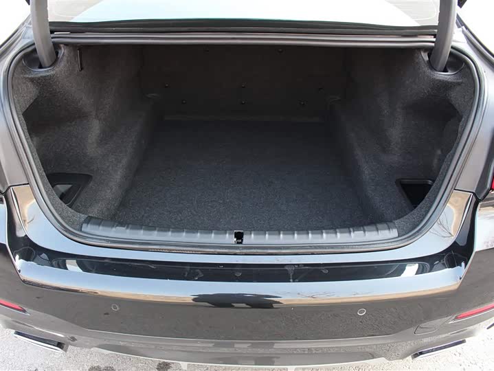 Фото 6 - BMW 5 Series