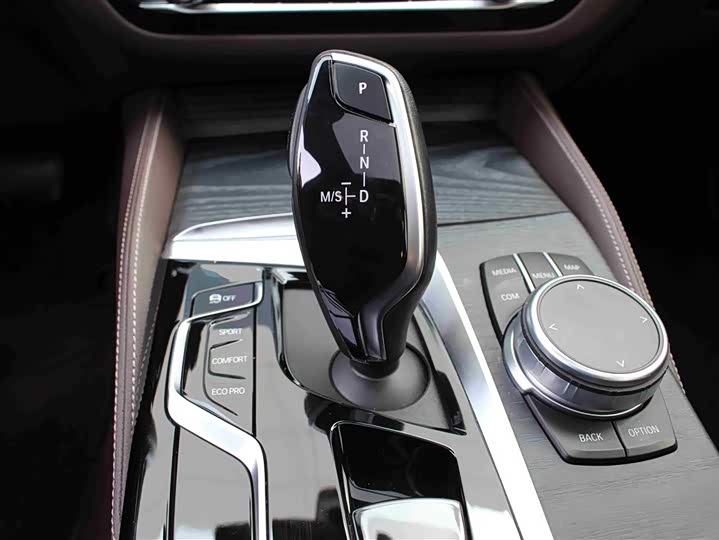 Фото 9 - BMW 5 Series