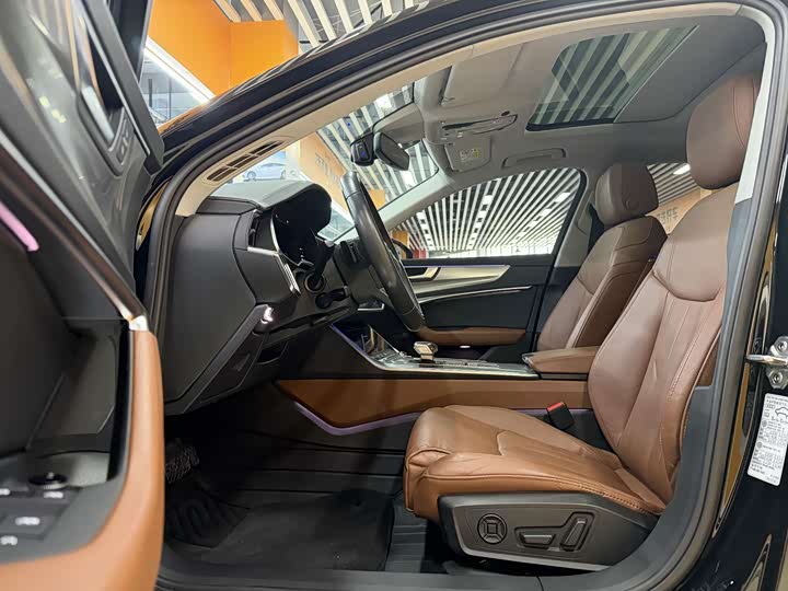 Фото 6 - Audi A6L