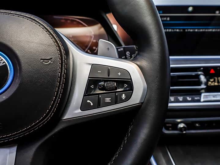 Фото 2 - BMW X5 Hybrid