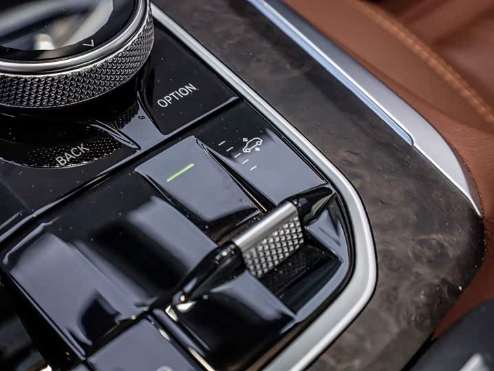 Фото 7 - BMW X5 Hybrid