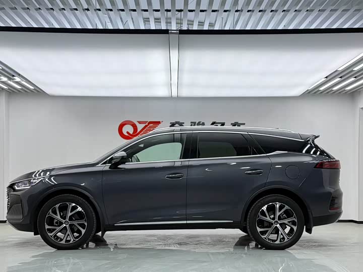 Фото 3 - BYD Tang Hybrid/EV