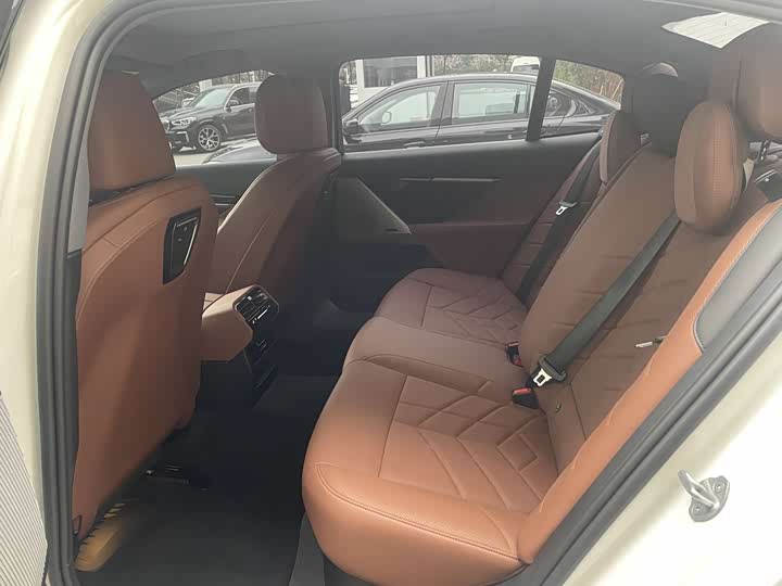 Фото 7 - BMW 5 Series