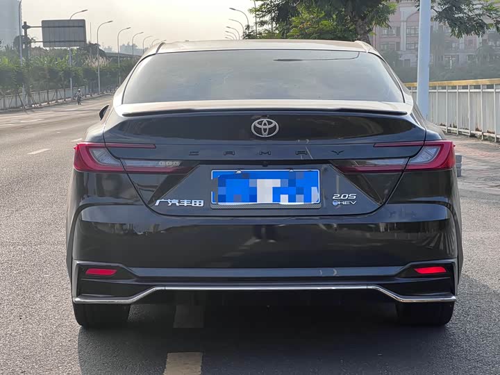 Фото 6 - Toyota Camry