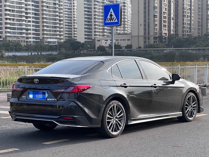 Фото 7 - Toyota Camry