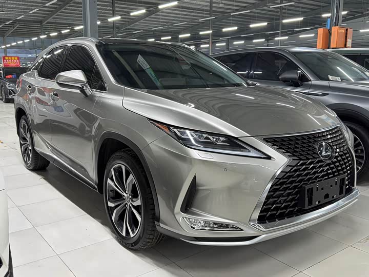 Фото 3 - Lexus RX