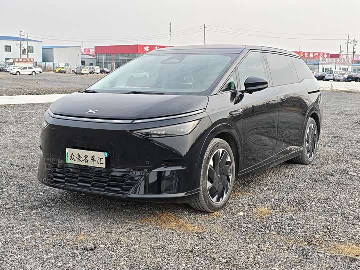 Фото 1 - XPeng X9