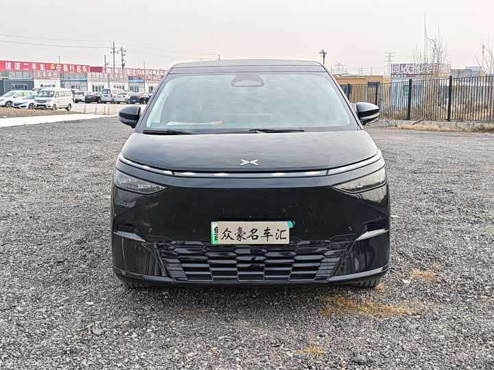 Фото 2 - XPeng X9