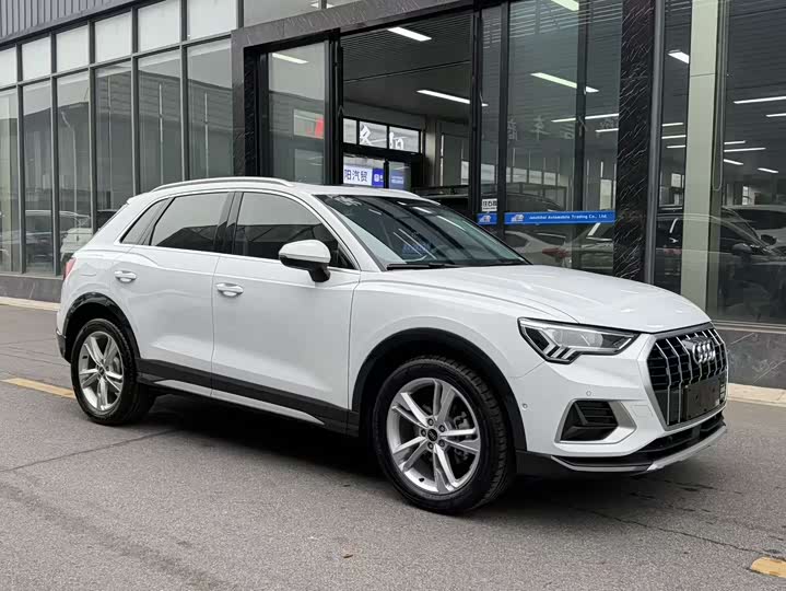 Фото 4 - Audi Q3
