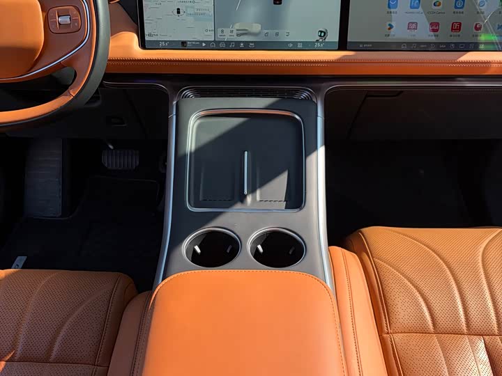 Фото 7 - XPeng G9