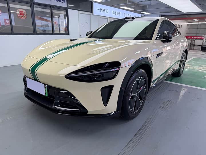 Фото 1 - Xiaomi YU7