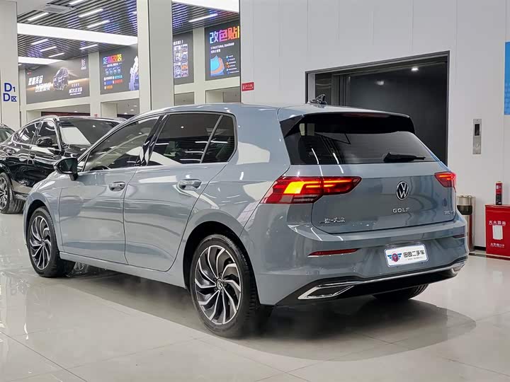 Фото 4 - Volkswagen Golf