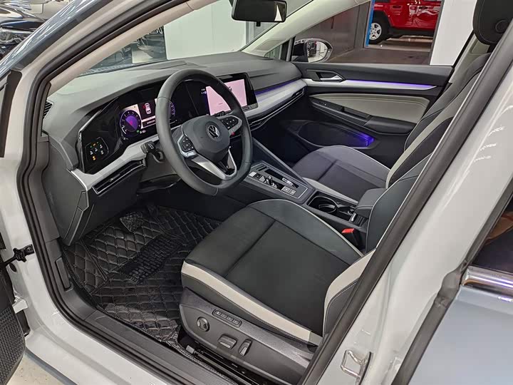 Фото 7 - Volkswagen Golf