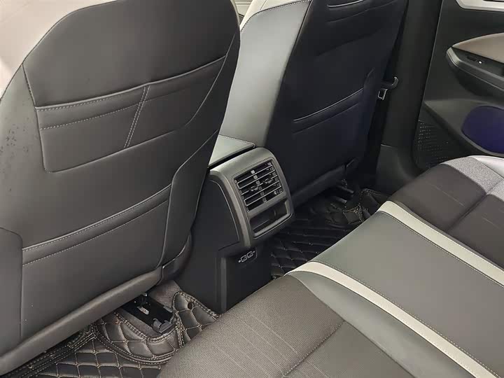 Фото 9 - Volkswagen Golf