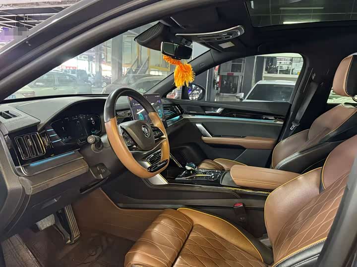 Фото 7 - BYD Tang Hybrid/EV