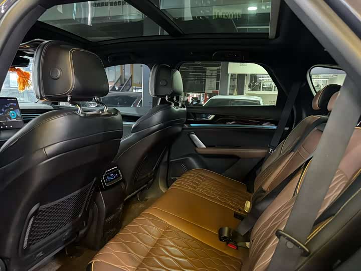 Фото 8 - BYD Tang Hybrid/EV