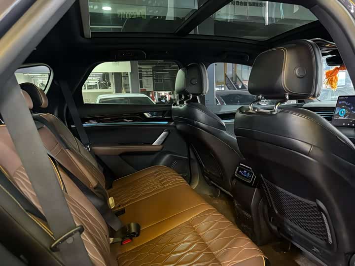 Фото 9 - BYD Tang Hybrid/EV