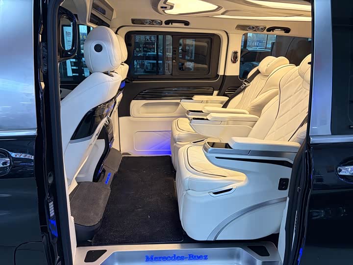 Фото 9 - Mercedes-Benz Vito