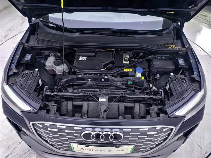 Фото 9 - Audi Q4 e-tron