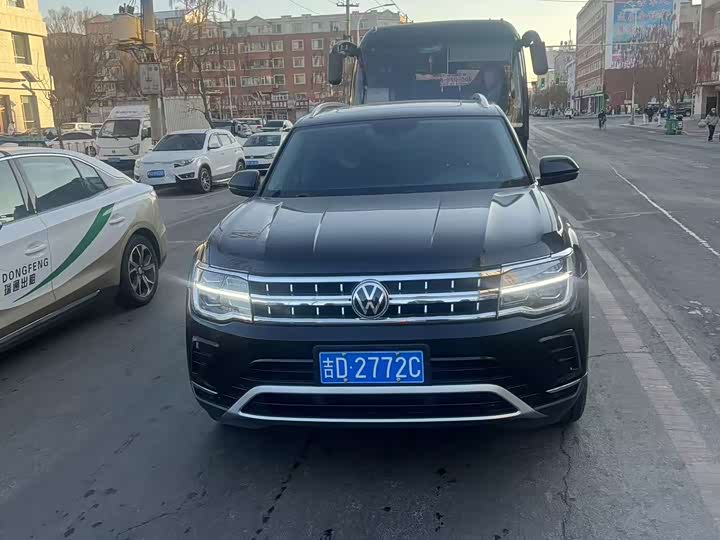 Фото 1 - Volkswagen Teramont X