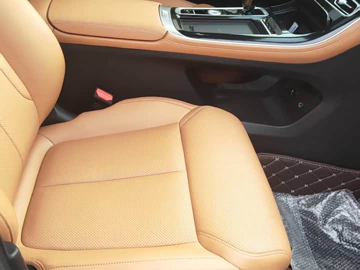 Фото 8 - Geely Atlas L