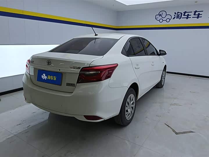 Фото 3 - Toyota Vios