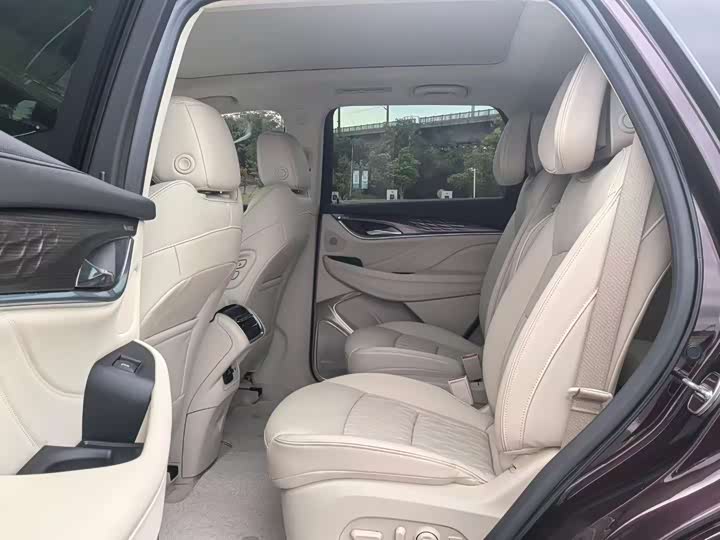 Фото 5 - Buick Enclave