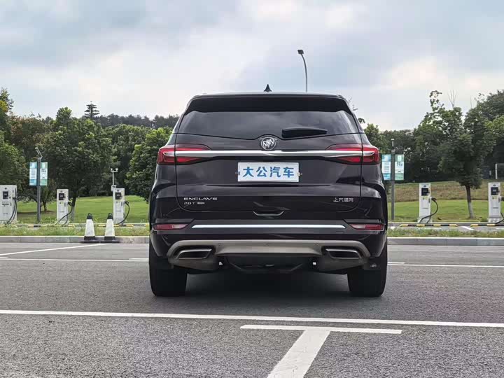 Фото 8 - Buick Enclave