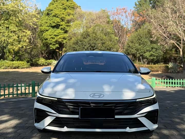 Фото 2 - Hyundai Elantra N line