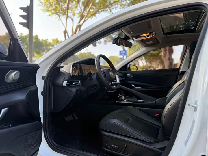 Фото 3 - Hyundai Elantra N line