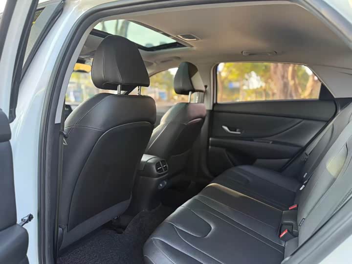 Фото 4 - Hyundai Elantra N line