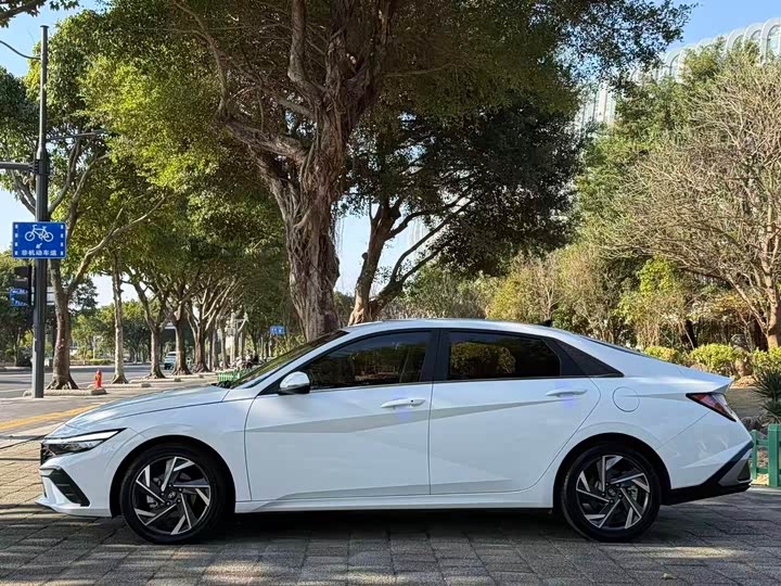 Фото 7 - Hyundai Elantra N line