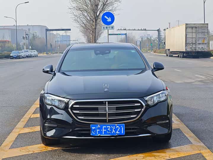 Photo 2 - Mercedes-Benz E-Class