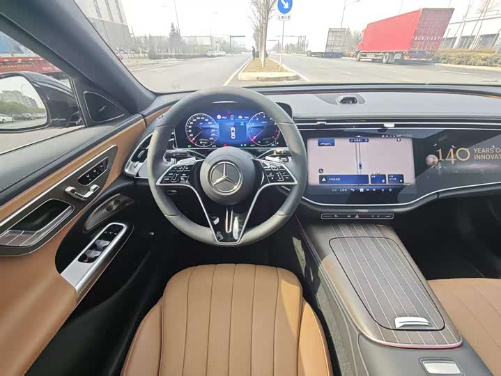 Photo 4 - Mercedes-Benz E-Class