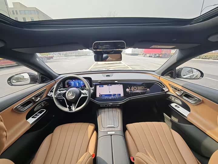 Photo 5 - Mercedes-Benz E-Class